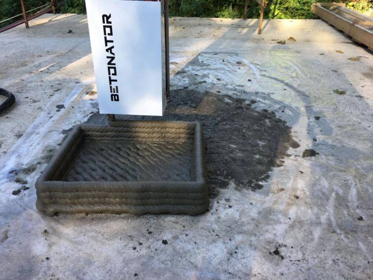 Betonator: Russian 3D printer can build big houses