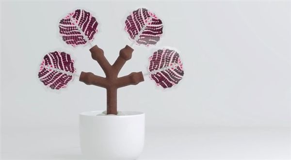 3D printed solar energy-harvesting tree can charge smartphones