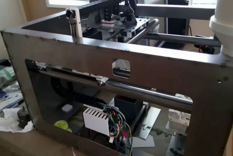 New 3D printer Iro3D: compact, simple and cheap device