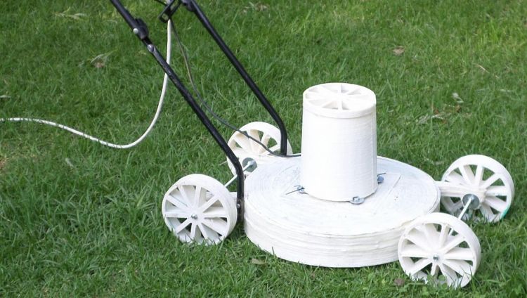 Man 3D prints working lawn mower in just 9 hours using giant 3D printer he invented