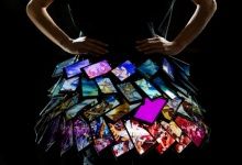 Skirt made of 35 Lumia 1520 smartphones shown off during London Fashion Week